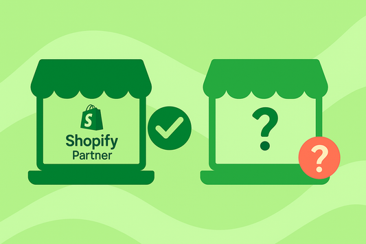 Illustration der sammenligner en officiel Shopify Partner med verificeret flueben og en ukendt udbyder med spørgsmålstegn, på grøn baggrund.